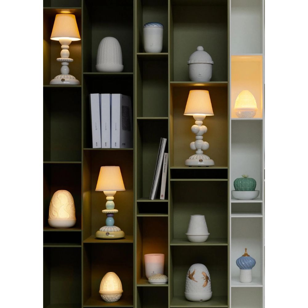 Lladrò - lampada da tavolo ricaricabile in porcellana bianca lotus 28cm