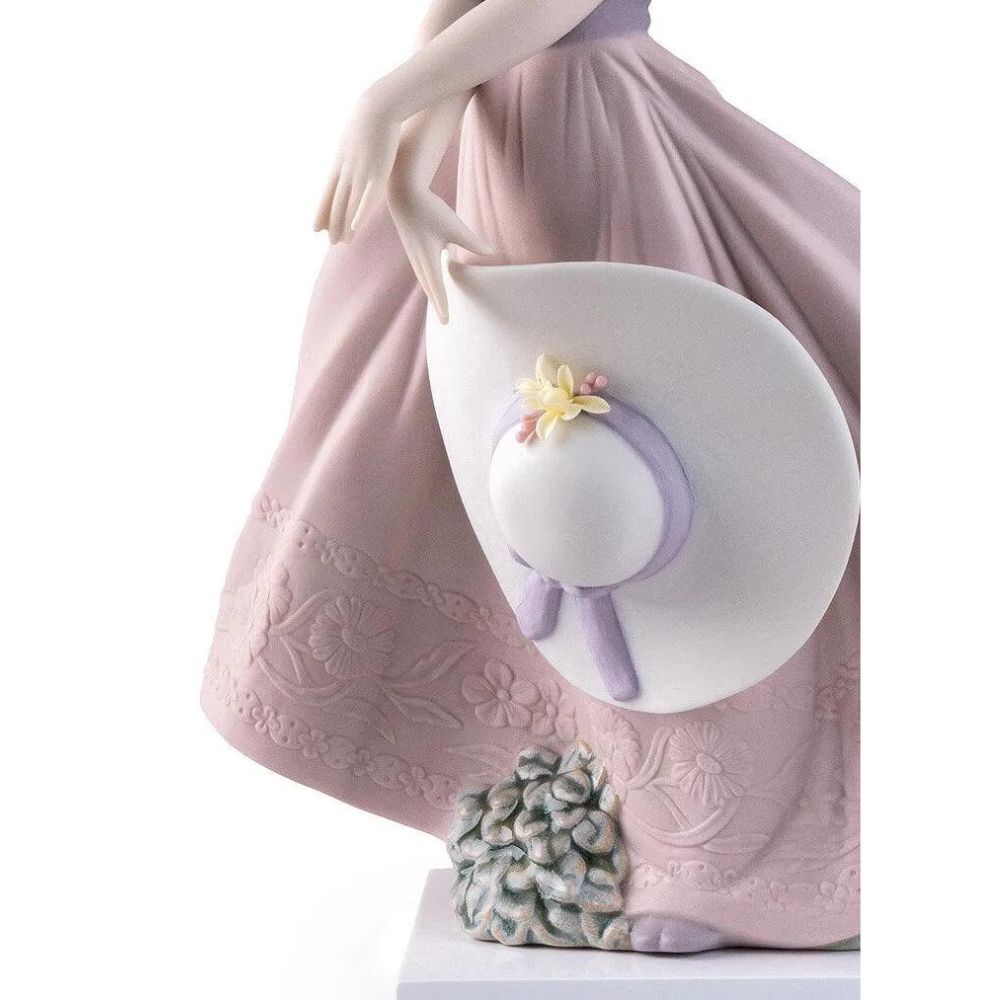 Lladrò - scultura ragazza pamela al vento 24cm