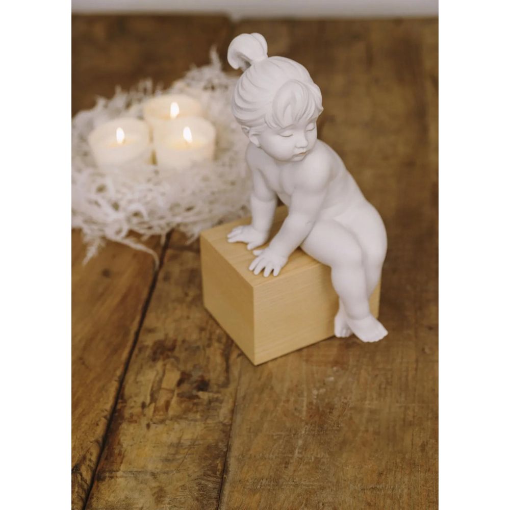 Lladrò - scultura bambina dolce seduta 32cm