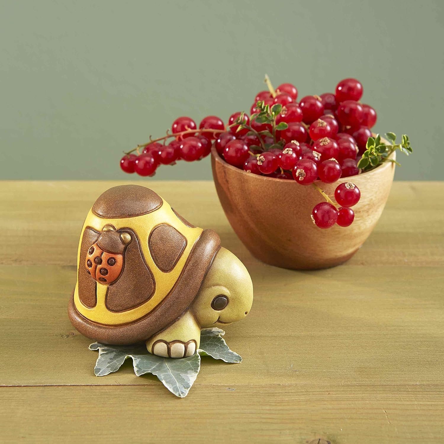 Thun - Tartaruga con Coccinella Portafortuna collezione Home Sweet Home in ceramica - 7,3 x 6,1 x 5,3 h cm