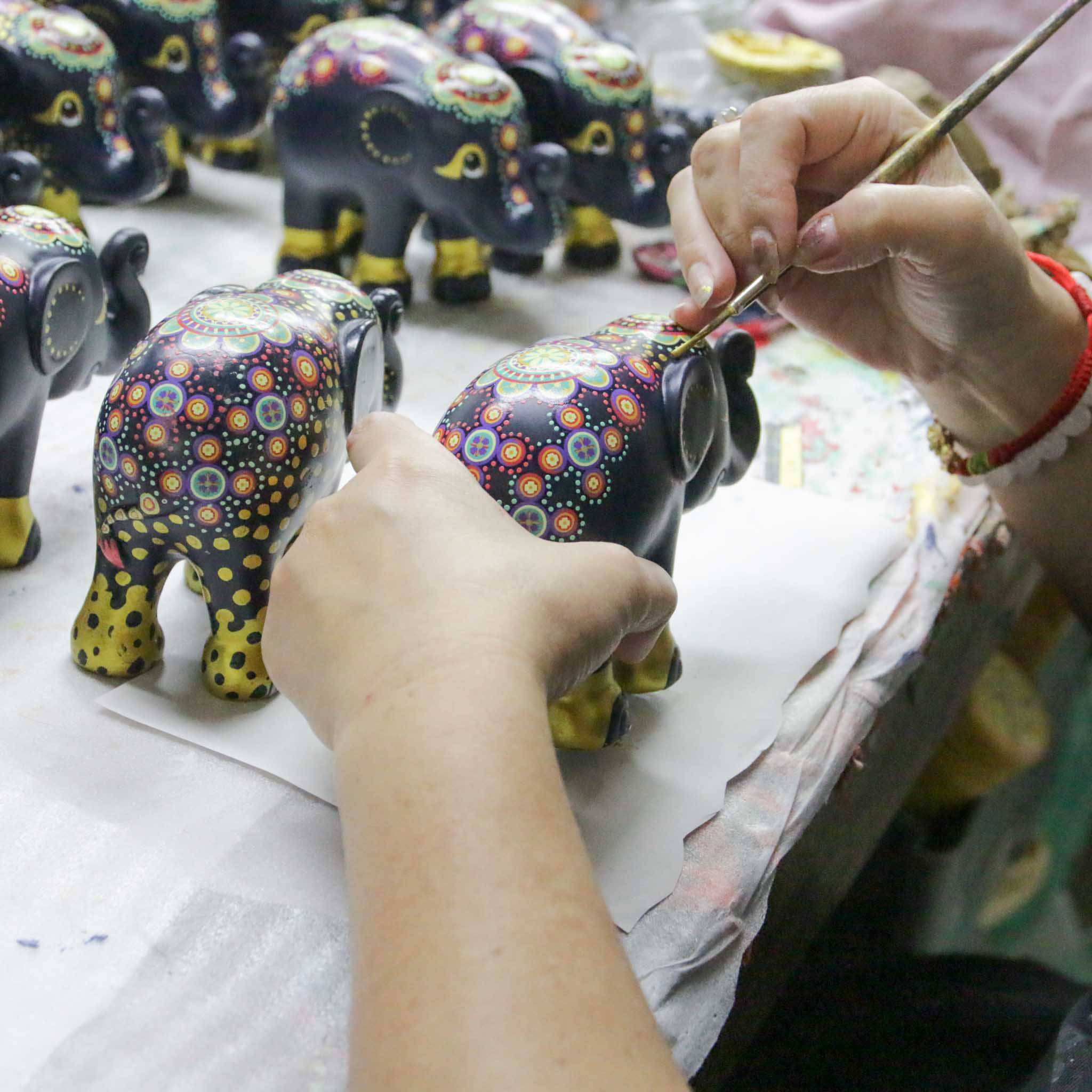 Elephant parade - statua elefante happy bindi 10cm