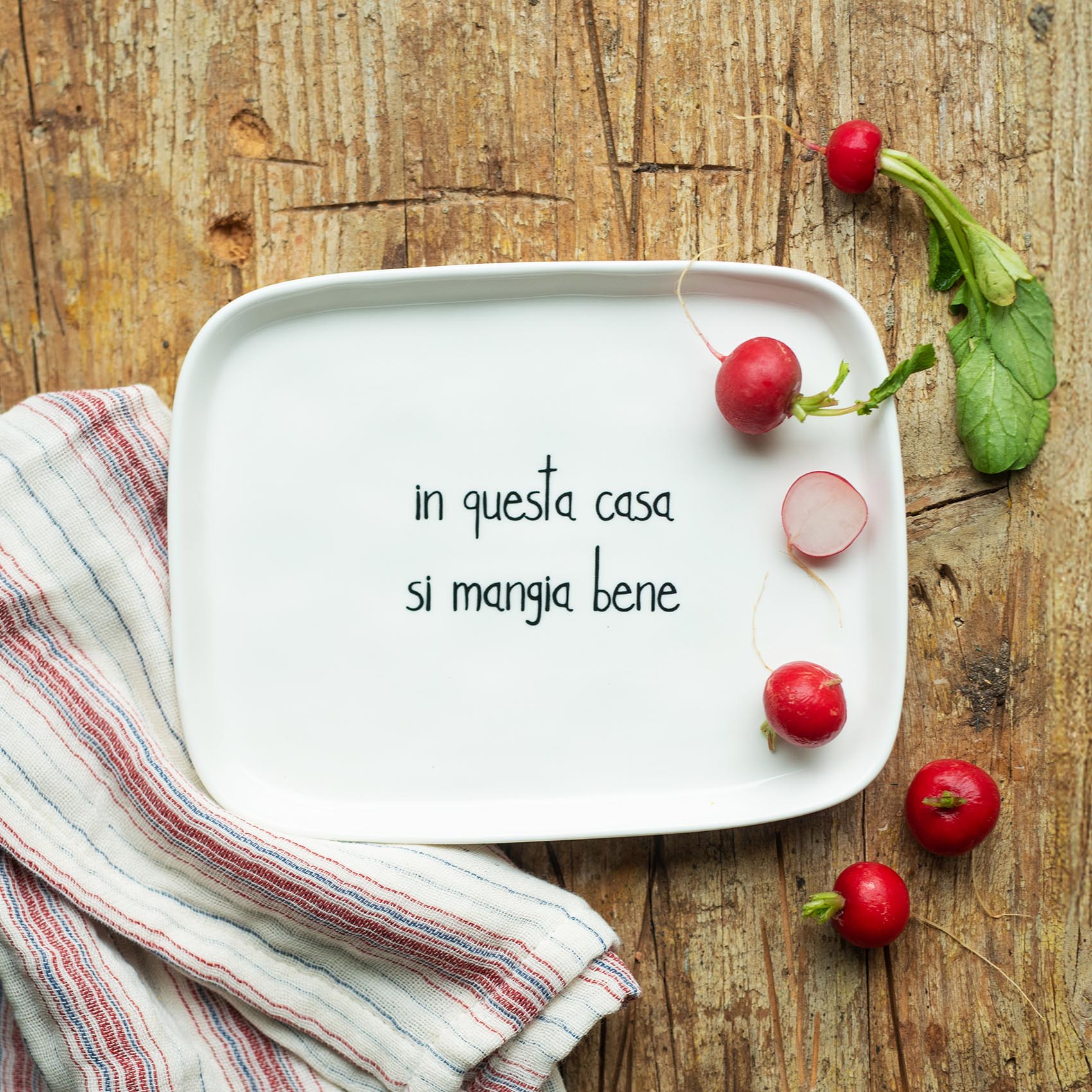 Simple day - Piatto rettangolare In questa casa si mangia 20x15.5cm