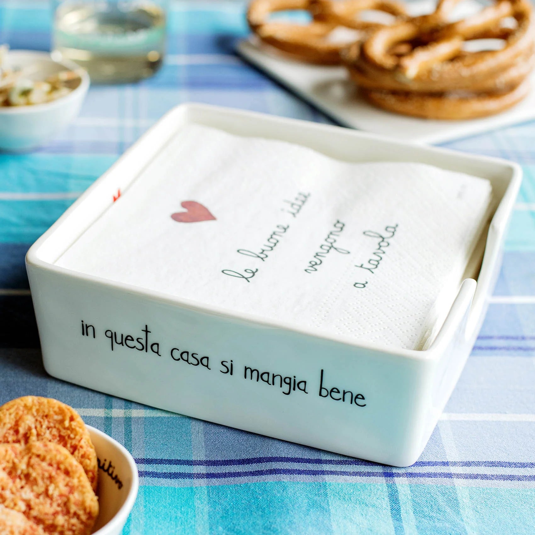 Simple day -  Portatovaglioli In questa casa si mangia bene 18.8x18.8x6.2cm